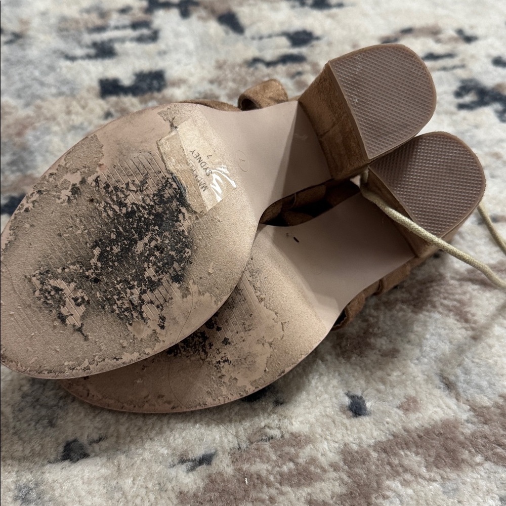 Lulus beige faux suede heels - Picture 5 of 5